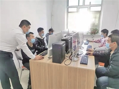 牙克石市舉辦殘疾人電子商務培訓班，助力數字技能提升與技術服務融合